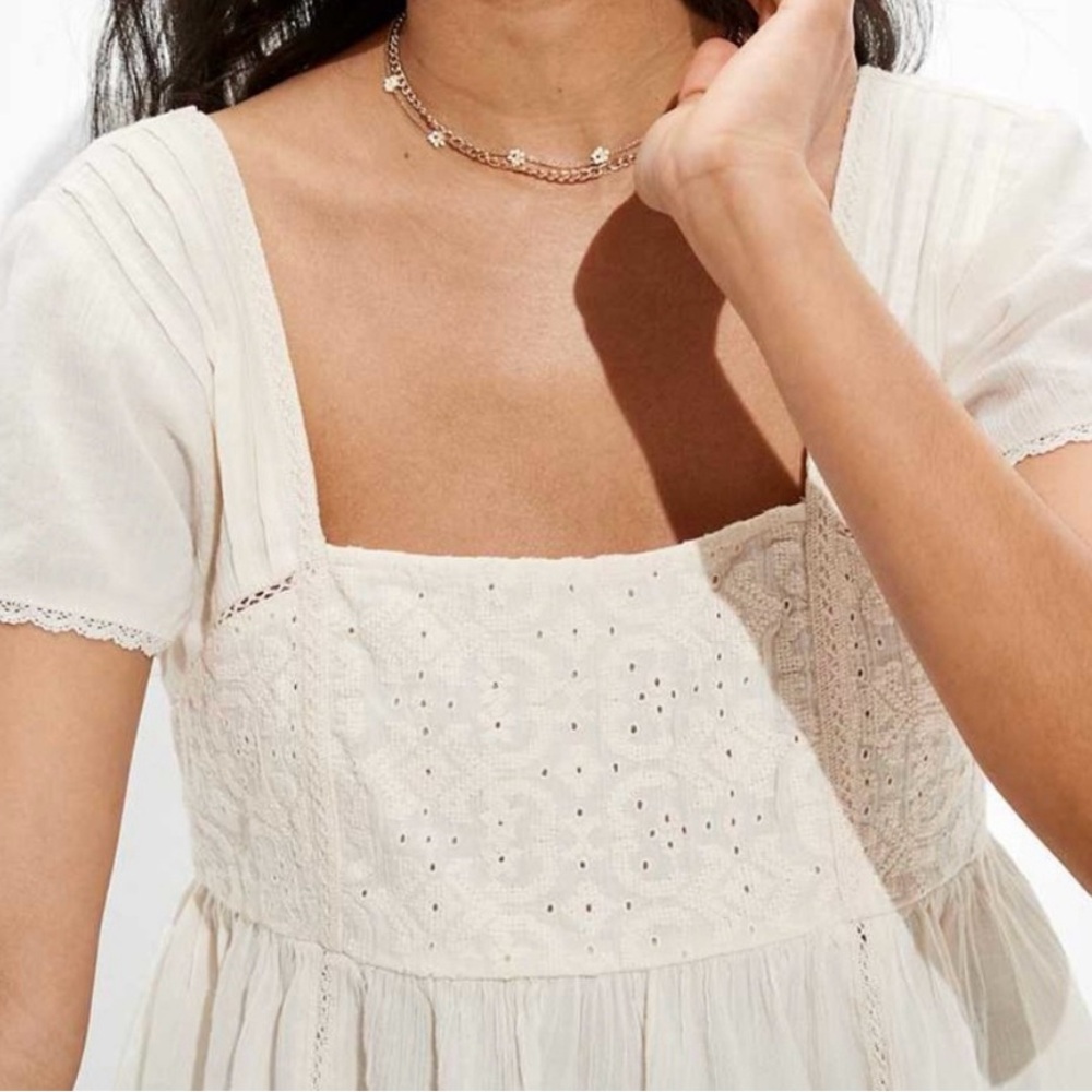 American Eagle Cropped Boho Eyelet Ruffle Top Women's Medium Cream Beach Summer - Picture 2 of 14